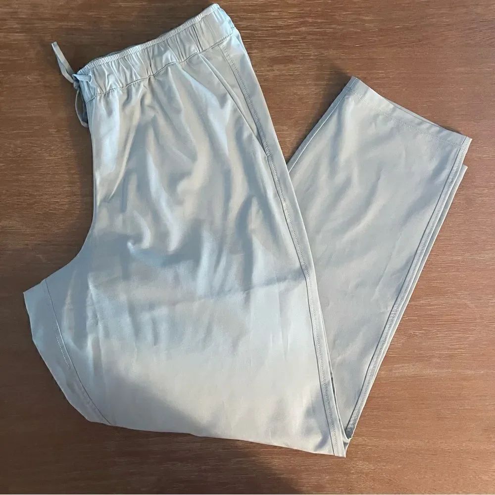 NWOT Summersalt On The Go Mint Pant - Size 6